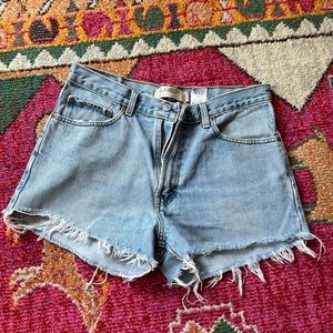 550 Levi’s Cutoff Denim Shorts